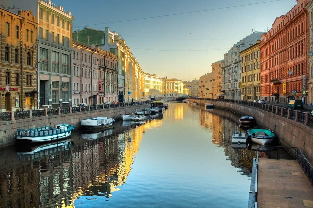 Saint Petersburg với kiến trúc cổ điển và các cung điện nổi tiếng