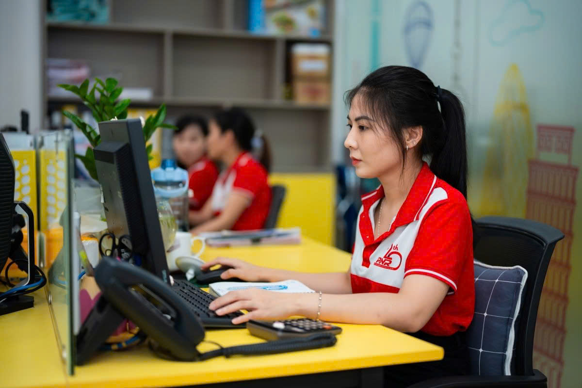 Đội ngũ nhân viên P.N.R
